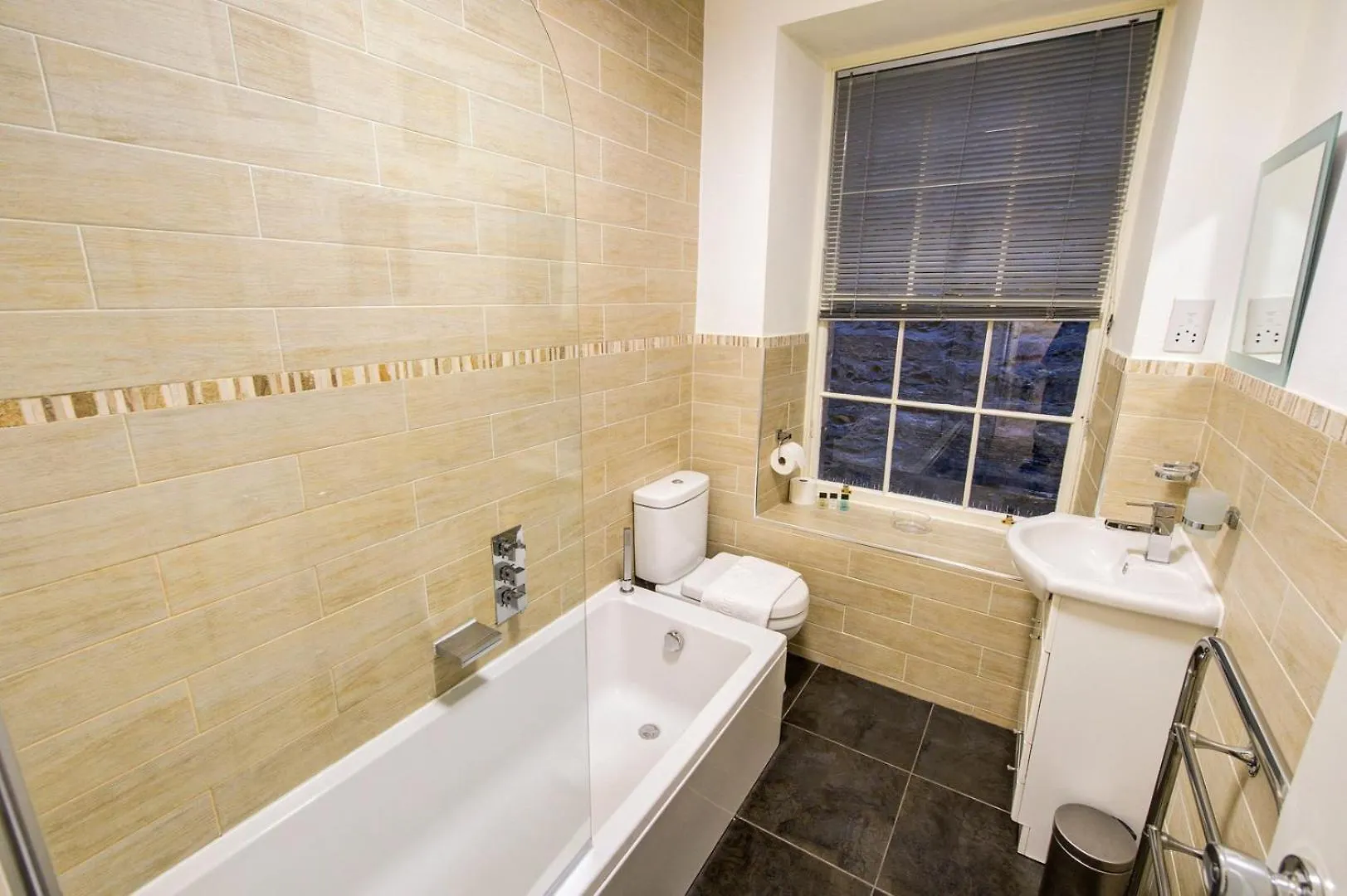 Guestready - Historic Edinburgh Old Town Apartment