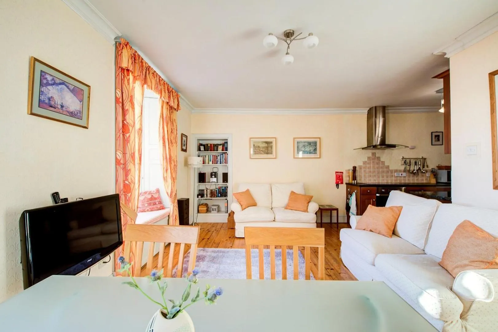 Guestready - Historic Edinburgh Old Town Apartment