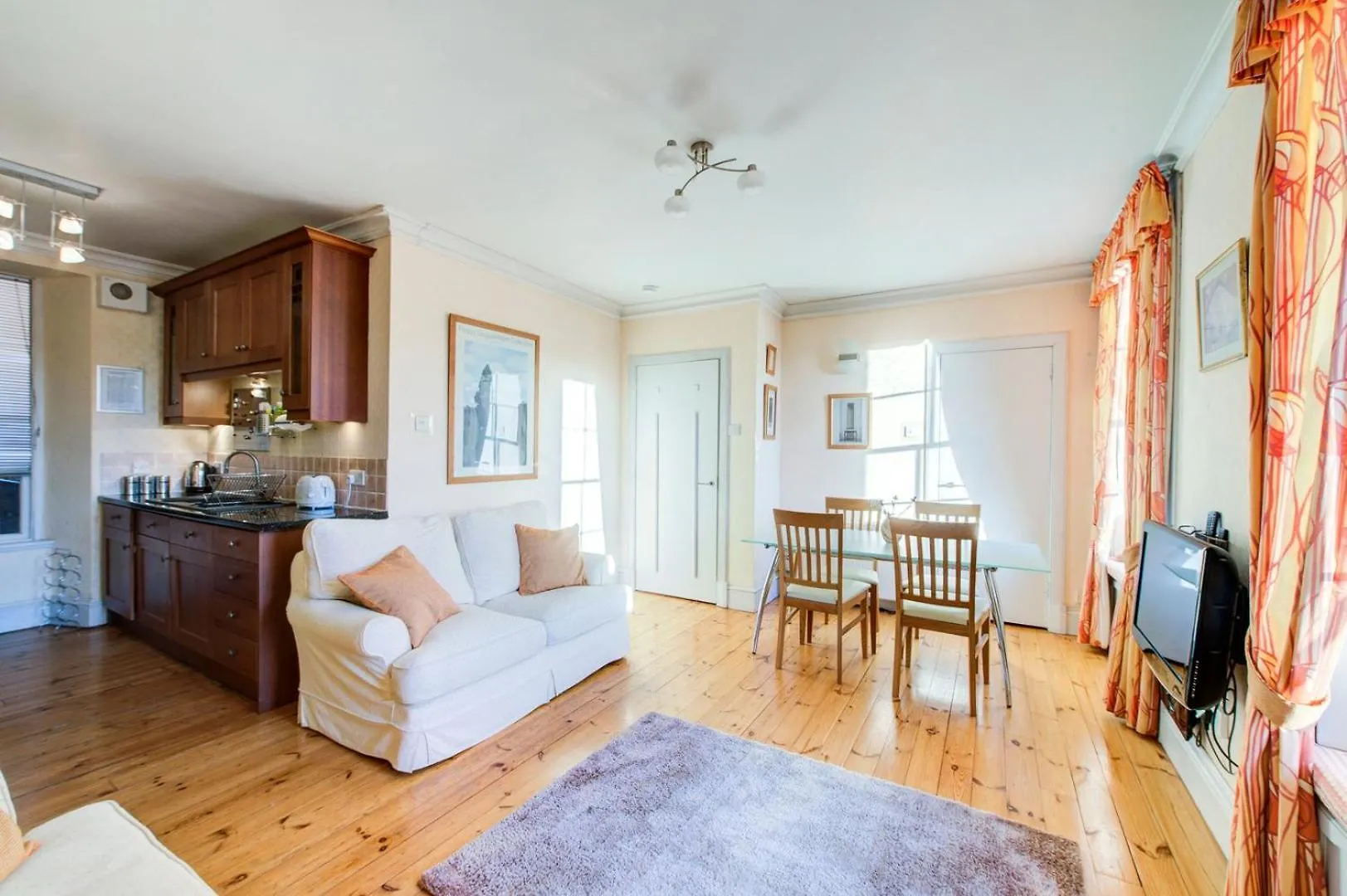 Guestready - Historic Edinburgh Old Town Apartment