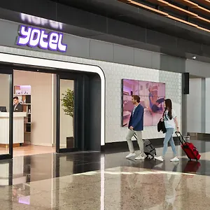 ** Hotel Yotel Airport, Entrance Turkey
