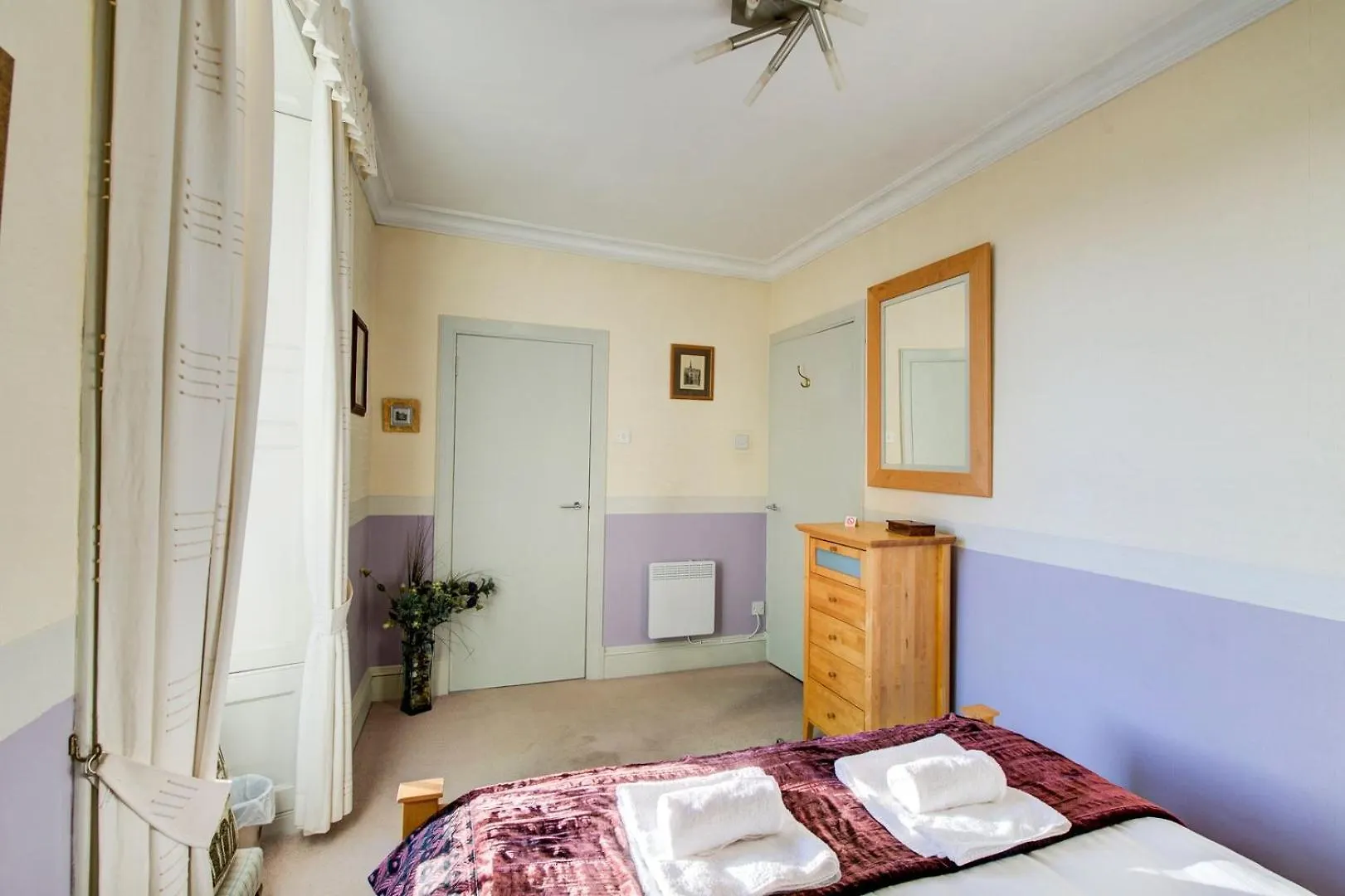 Guestready - Historic Edinburgh Old Town Apartment